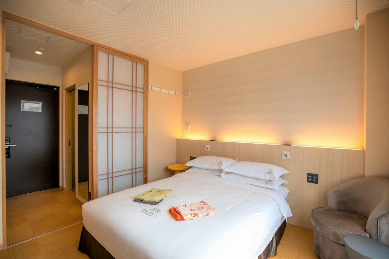 Sola Apartahotel